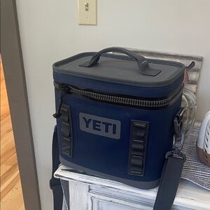 YETI Dark Blue Men's Cooler Bag